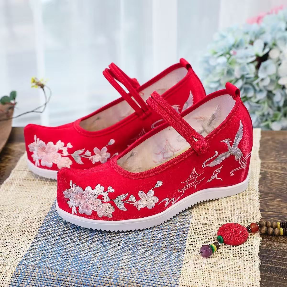 Women Increased Internal Embro - огляд і ціна Embroidery Canvas