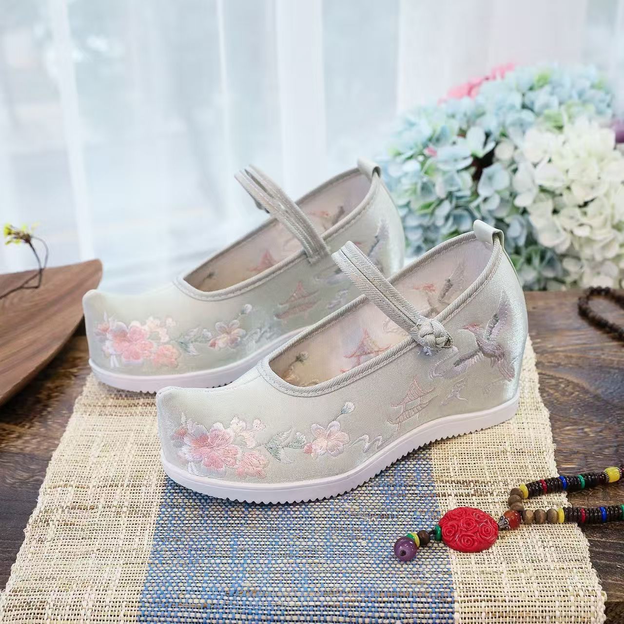Women Increased Internal Embro - огляд і ціна Embroidery Canvas