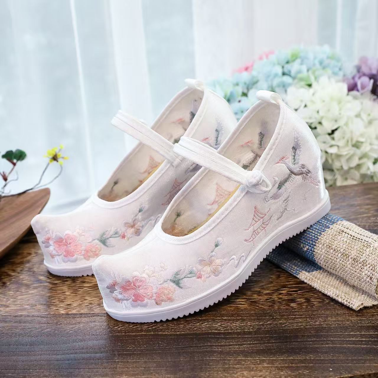 Women Increased Internal Embro - огляд і ціна Embroidery Canvas