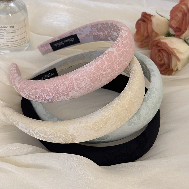 Fashion Women Embroidery Rose  - огляд і ціна Embroidery Roses