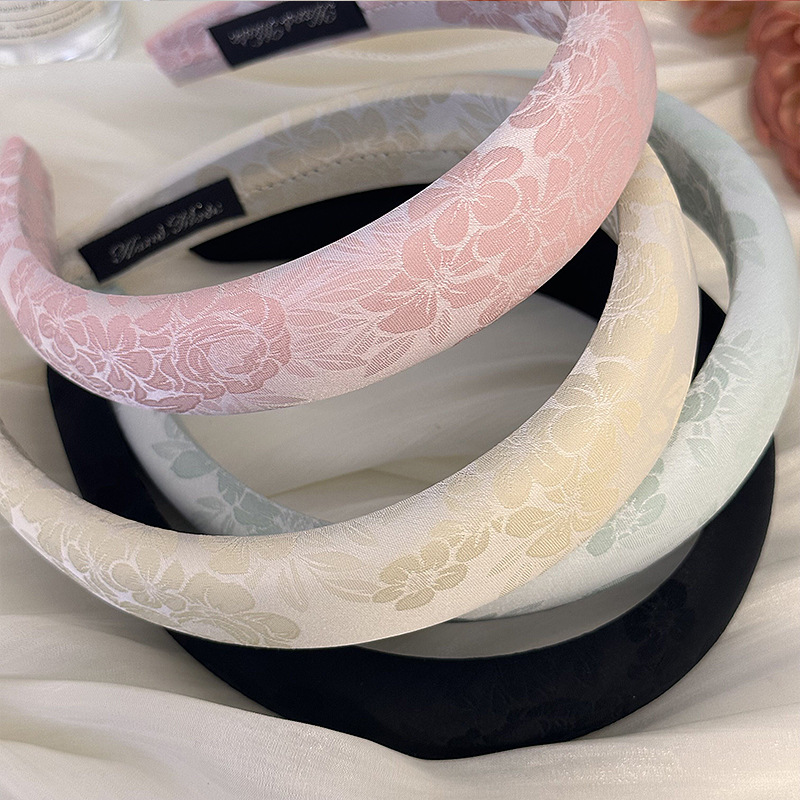 Fashion Women Embroidery Rose  - огляд і ціна Embroidery Roses